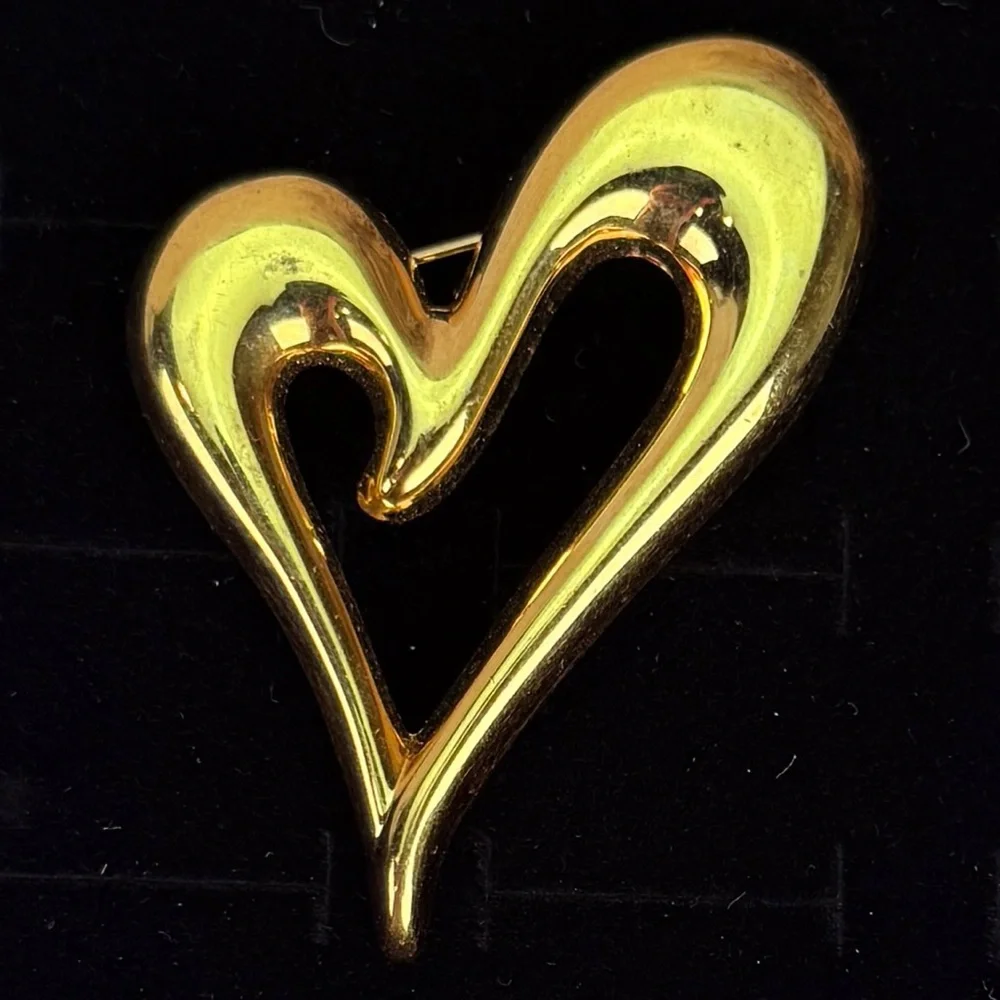 Vintage weighted, goldtone Heart Brooch pin